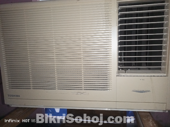 TOSHIBA WINDOW AC 2 TON